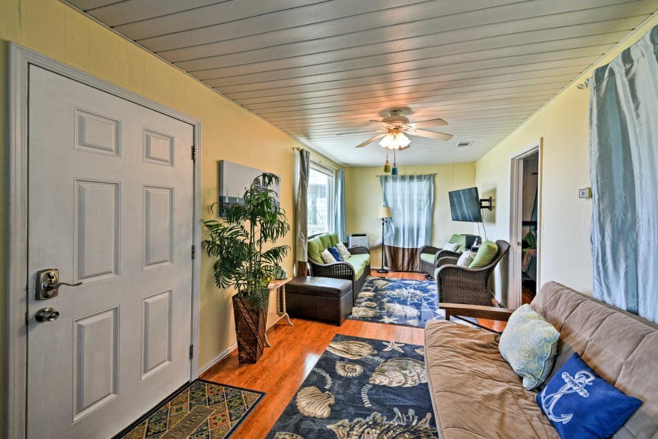 Galveston Beach House With Private Deck And Gulf Views ภายนอก รูปภาพ